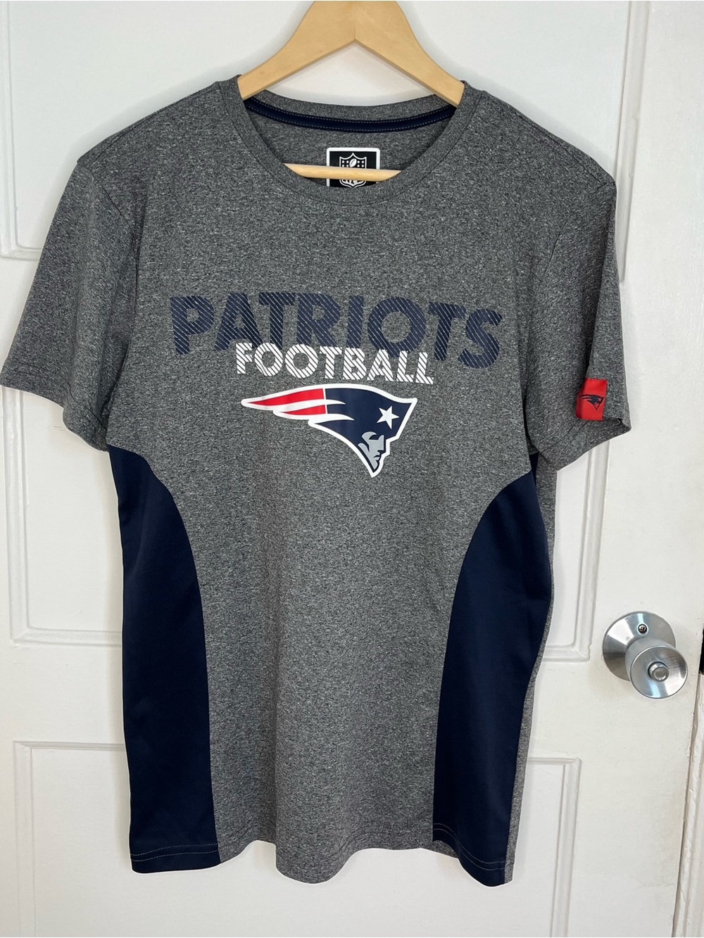 NFL Gray & Navy Team Patriots Tee Size Unisex S